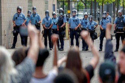 Minnesota'daki protestoların ikinci gününde bir kişi hayatını kaybetti