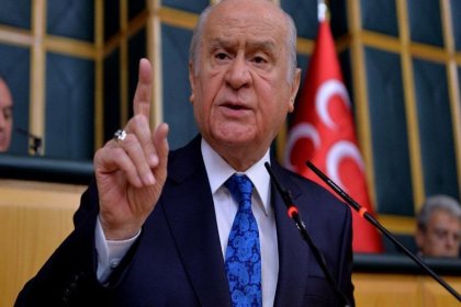 Türk bayrağı yırtan Yunan vekile Bahçeli'den tepki