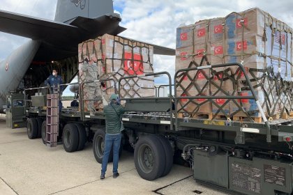 Türkiye ABD'ye, ABD YPG'ye maske gönderdi, AKP'den açıklama geldi: Herkes kendi tıynetinde olanı ortaya koyar