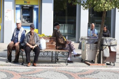 Yasağı ihlal eden 65 yaş ve üzeri 390 kişiye işlem