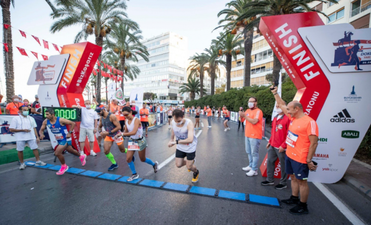 9 Eylül İzmir Yarı Maratonu’na rekor katılım