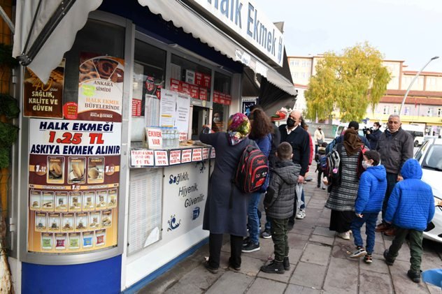 Ankara'da Halk Ekmek kuyruklarını engellemek için mobil araçlar sahada olacak