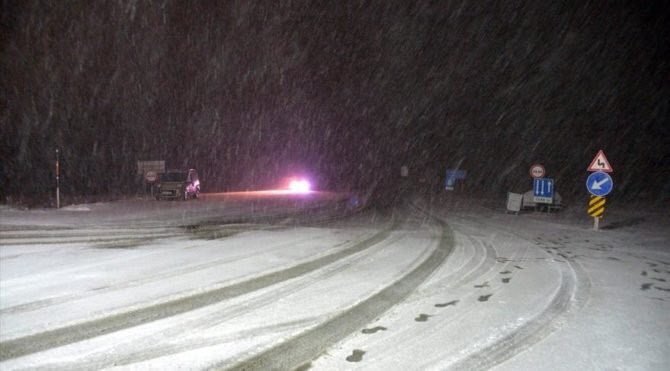 Balkanlardan soğuk hava geldi; Trakya'da kar başladı