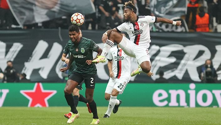 Beşiktaş sahasında Portekiz'li Sporting CP'ye 4-1 yenildi