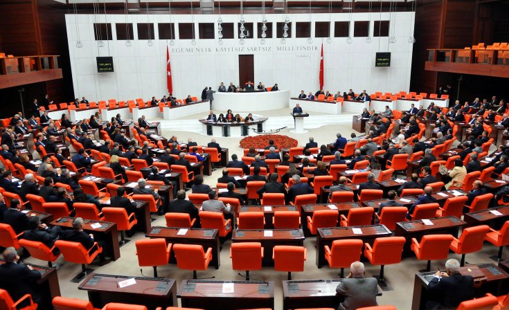 CHP'den bürokratların birden fazla ek görev almamasına yönelik kanun teklifi