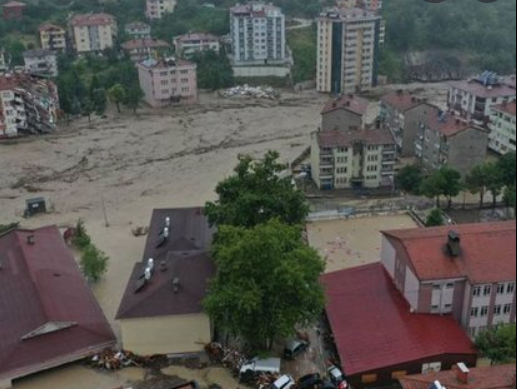 CHP'li vekilden Sinop iddiası: Sel felaketi görülenin çok çok üzerinde, İsim isim 17 kişi kayıp, bunlardan bahsedilmiyor