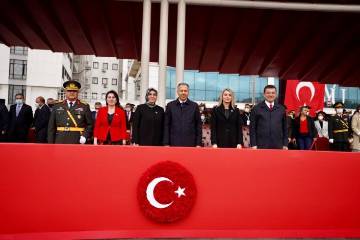 Cumhuriyetin 98. yılı için Vatan Caddesi'nde tören düzenlendi