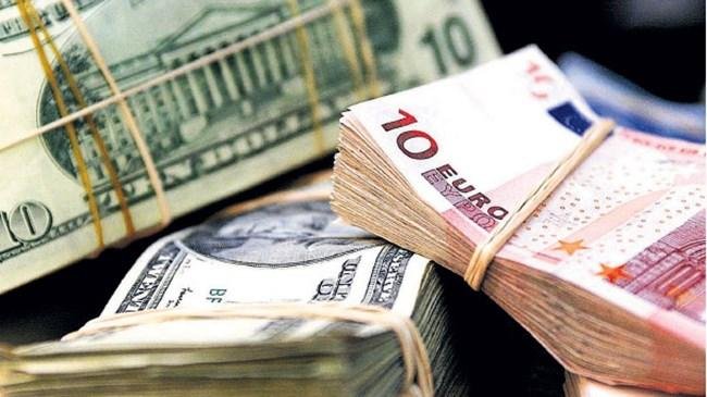 Dolar ve euro haftaya yükselişle başladı