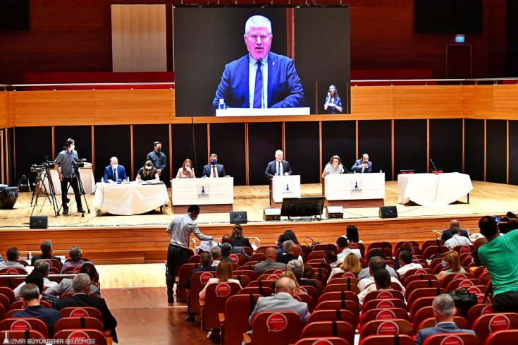 İzmir Büyükşehir Meclisi’nden HDP’ye yapılan saldırı için ortak kınama mesajı