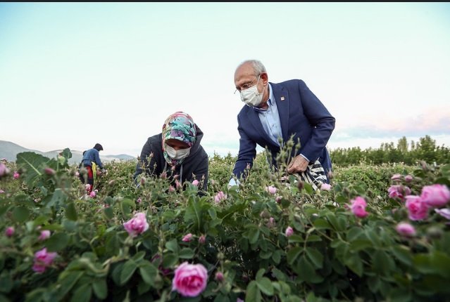 Kılıçdaroğlu Isparta'da gül işçileriyle bir araya geldi