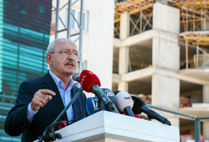 Kılıçdaroğlu İzmir'de deprem mağdurlarıyla bir araya geldi: 'Hakkınızı aradığınız sürece yanınızda olacağız'