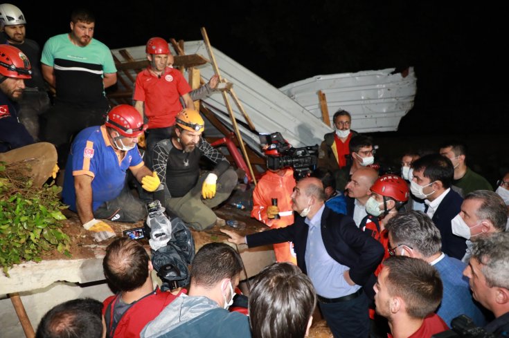 Rize’de sel felaketi: 2 kişinin cansız bedenine ulaşıldı