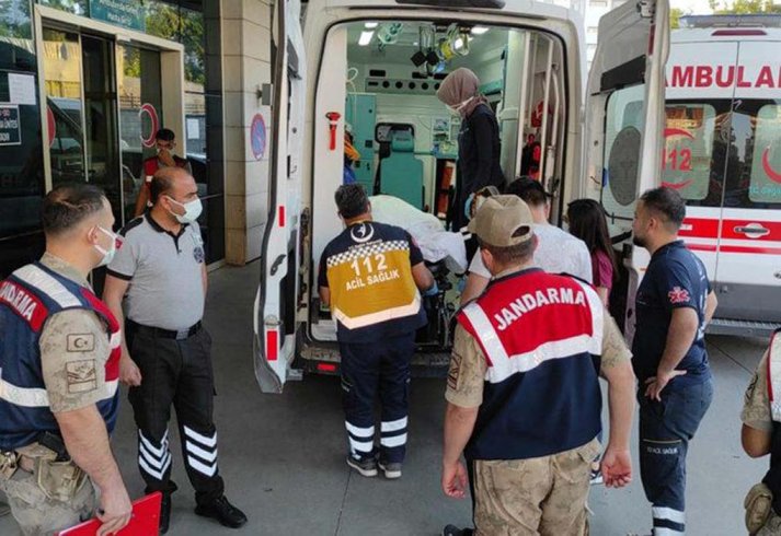 Siirt'te insan kaçakçıları jandarmayla çatıştı: 2 ölü, 10 yaralı