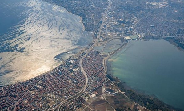 'Süveyş Kanalı'ndaki kaza Kanal İstanbul için uyarı niteliğindedir'