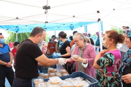 Avanos Belediye Başkanı İbaş'tan vatandaşlara aşure ikramı