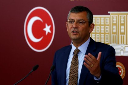 CHP'li Özgür Özel'den istifa eden 3 milletvekili hakkında açıklama; 'Saray operasyonu CHP'yi yolundan döndüremeyecektir'