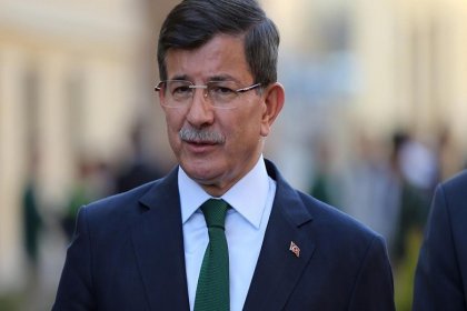 Davutoğlu: Vatandaş evine ekmek götüremiyor, cumhurbaşkanı 'şahlanıyoruz' diyor