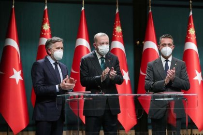 Erdoğan: Türkiye’nin otomobili tüm hızıyla devam ediyor, ilk seri üretim araçları 2022 yılı sonunda banttan indirmeyi arzu ediyoruz