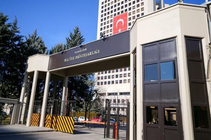 Hazine, 12.6 milyar dolar borçlandı