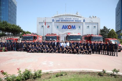 İBB İtfaiyesi yangının söndürme çalışmalarına destek için Manavgat'a hareket etti