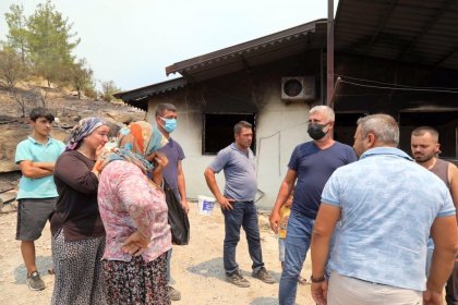 Yangınla mücadele eden Manavgat Belediye Başkanı Şükrü Sözen dolandırıcılar nedeniyle vatandaşları uyardı