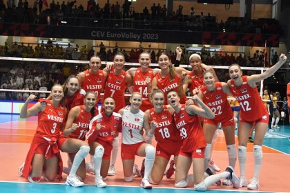 A Milli Kadın Voleybol Takımımız, CEV Kadınlar Avrupa Voleybol Şampiyonasının ilk maçında İsveç’i 3-0 yendi