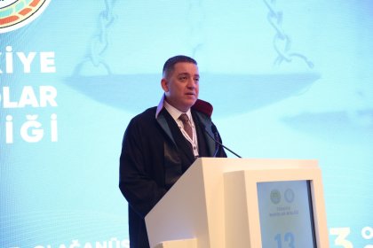TBB Başkanı Av. Erinç Sağkan, 02-03 Aralık 2023 tarihlerinde Ankara'da yapılan 13. Olağanüstü Genel Kurul Toplantısı açış konuşmasını yaptı