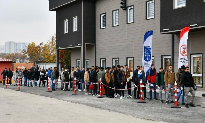 Ankara İtfaiyesi’nin 300 itfaiye memuru alımına yoğun ilgi