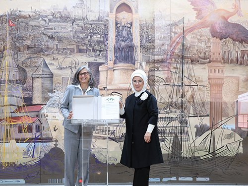 Emine Erdoğan BM-Habitat İcra Direktörü Rossbach ile görüştü