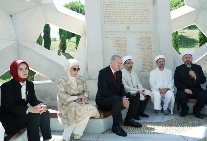 Erdoğan; 15 Temmuz'a 'oyun' diyenleri, 'tiyatro' diyenleri, utanmadan 'danışıklı dövüş' diyenleri de kıyamete kadar affetmeyeceğiz!