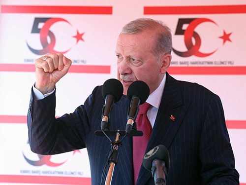 Erdoğan; Aynı suda iki kez yıkanılmaz. Adadaki gerçekleri görmezden gelerek hiçbir yere varılmaz. Kıbrıs’ta federal bir çözümün mümkün olmadığına inanıyoruz!