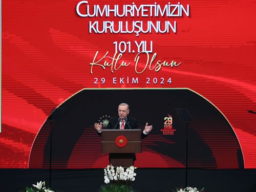 Erdoğan; Cumhuriyetimiz 101 yıl önce yeni bir devlet olarak değil, yeniden başlangıcın sembolü bir rejim olarak kurulmuştur!