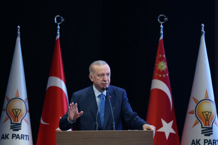 Erdoğan; Paris’teki rezil sahne sadece Katolik alemini, Hristiyan dünyasını değil, en az onlar kadar bizi de rencide etti, bizde de infial oluşturdu!