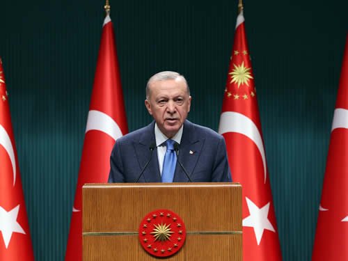 Erdoğan, Kurban Bayramı mesajında; Bayramlar vasıtasıyla yeniden tazelediğimiz kardeşliğimiz, yardımlaşma ve dayanışma şuurumuz bu bakımdan ayrıca önemlidir!