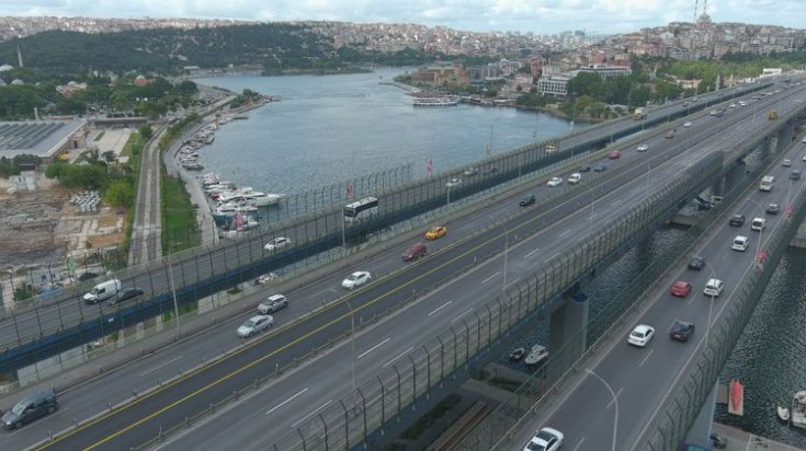 İBB, Haliç Köprüsü metrobüs yolundaki asfalt yenileme çalışmasını erken bitirdi