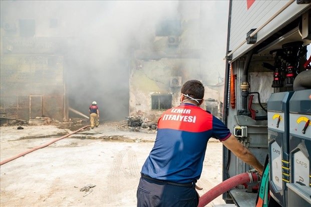 İzmir halkı rahat uyuyana kadar görev başındayız