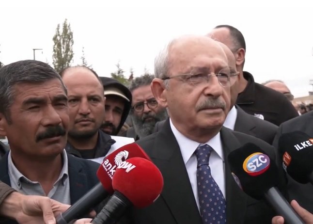 Kemal Kılıçdaroğlu, Soma’dan Ankara’ya yürüyen Fernas işçilerine destek verdi