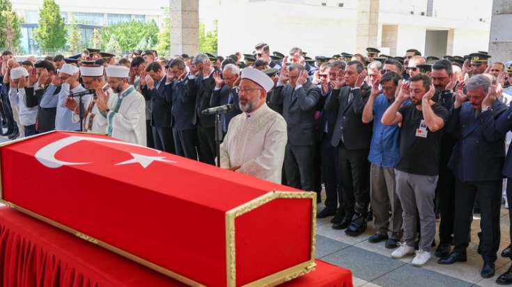 Özgür Özel, Şehit Piyade Uzman Çavuş Muhammed Emin Önk'ün Cenaze Törenine Katıldı