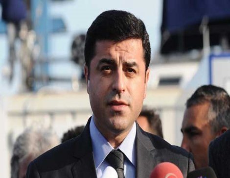 Selahattin Demirtaş'tan Özgür Özel ziyareti paylaşımı; Türkiye’deki sorunların çözüm yolu siyaset, çözüm kurumu da TBMM’dir!