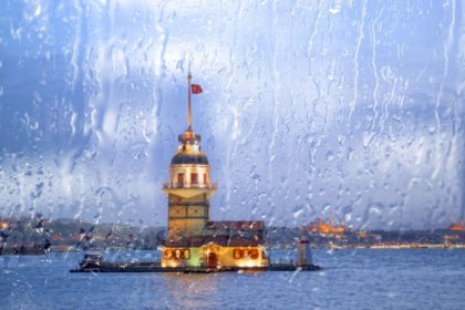 AKOM uyardı; İstanbul genelinde bu akşam 21.00’den itibaren gök gürültülü sağanak yağmur bekleniyor!
