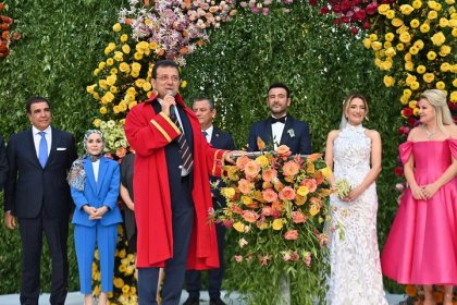 Beşiktaş Belediye Başkanı Rıza Akpolat'ın nikahını İmamoğlu kıydı, şahidi Özgür Özel oldu
