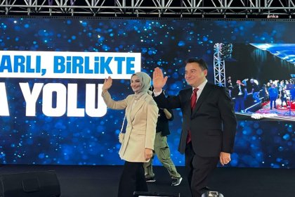 DEVA Partisi'nin 2'inci Olağan Büyük Kongresi'nde Ali Babacan yeniden Genel Başkan seçildi