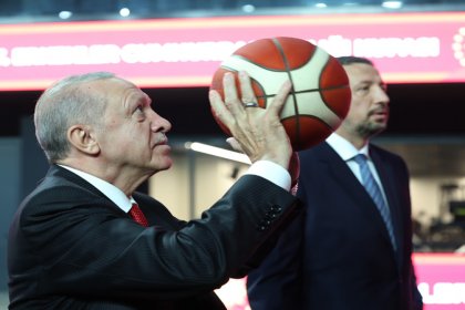 Erdoğan İstanbul Basketbol Gelişim Merkezi'nin açılışında konuştu; Burası aynı zamanda İstanbul'un dünya spor sahnesinde hak ettiği yere ulaşması için atılan en güçlü adımlardan biridir!