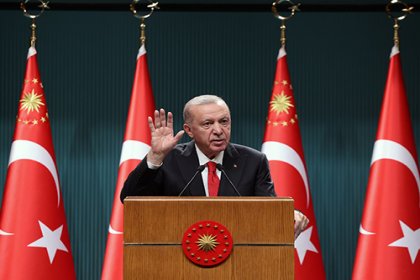 Erdoğan; Mevcut anayasa yapılan onca revizyona rağmen Türkiye'ye ve demokrasimize dar geliyor