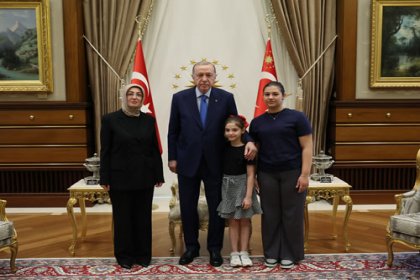 Erdoğan, Sinan Ateş'in eşi Ayşe Ateş ile görüştü
