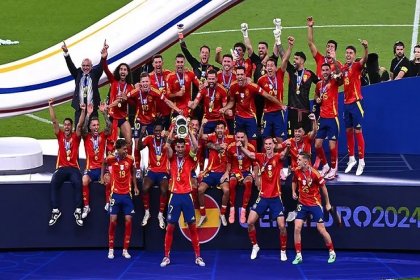 EURO 2024 Şampiyonu, İngiltere'yi 2-1 yenen İspanya oldu
