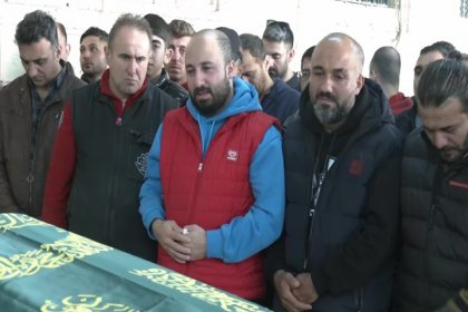 İzmir'de zehirlenerek yaşamını yitiren bebek son yolculuğuna uğurlandı