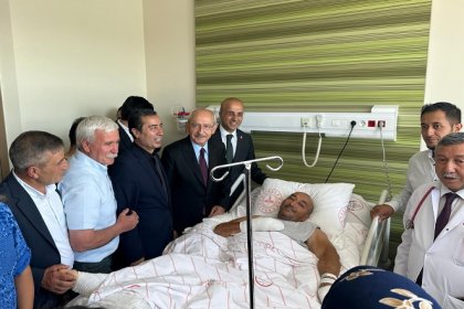 Kemal Kılıçdaroğlu, Kayseri'de CHP'li Şerafettin Bahadır'ı tedavi gördüğü Şehir Hastanesi'nde ziyaret etti SHP iddialarına yanıt verdi: Asparagas haberler!