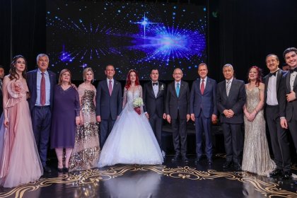 Kemal Kılıçdaroğlu ve Özgür Özel Adana'da birlikte nikah şahidi oldular