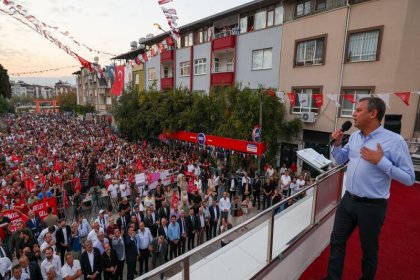 Özgür Özel: 'Büyük bir sığınmacı sorunu var'